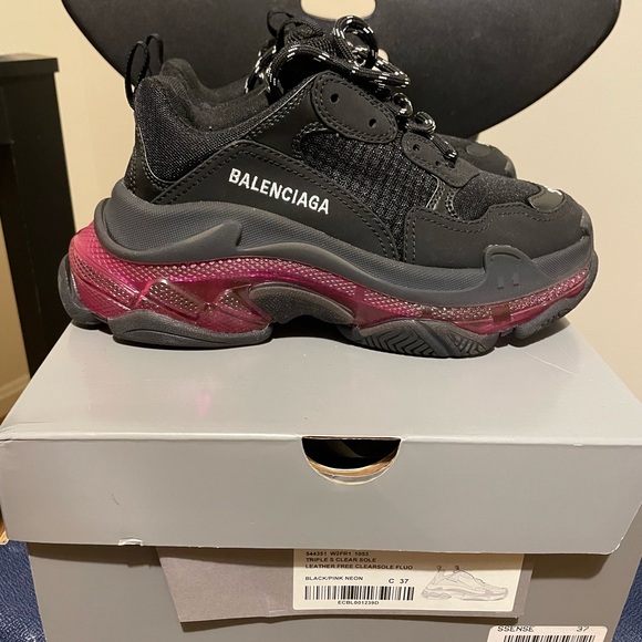 ✨Balenciaga Women’s Triple S clear sole chunky sneakers✨ - Picture 5 of 8